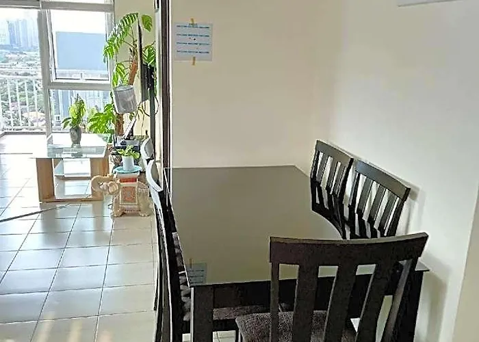 Penthouse Unit For 1 Bedroom Access